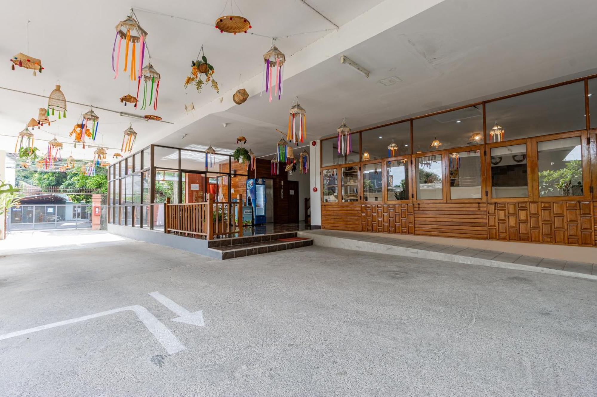 Budget Stars Hotel Chiang Mai Extérieur photo