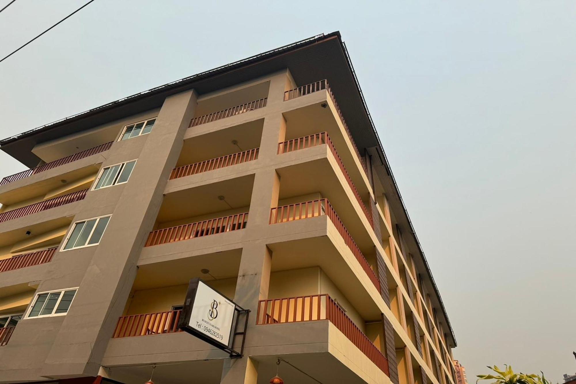 Budget Stars Hotel Chiang Mai Extérieur photo